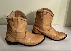 Frye Boots Carson Shortie Boy Size 3 Tan Leather Pull On Ankle Boots kids boots