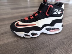 Nike Air Griffey Max 1 Black White Red DZ5280-100 Youth Size 4.5Y Used