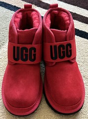 Ugg Classic Neumel II RED Big Kids Size 5 1110703K New