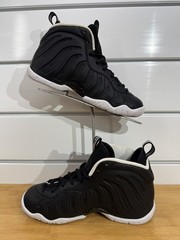 NIKE Foamposite PRO (GS) BLACK/WHITE-BLACK [644792 006] US SZ 4Y B40