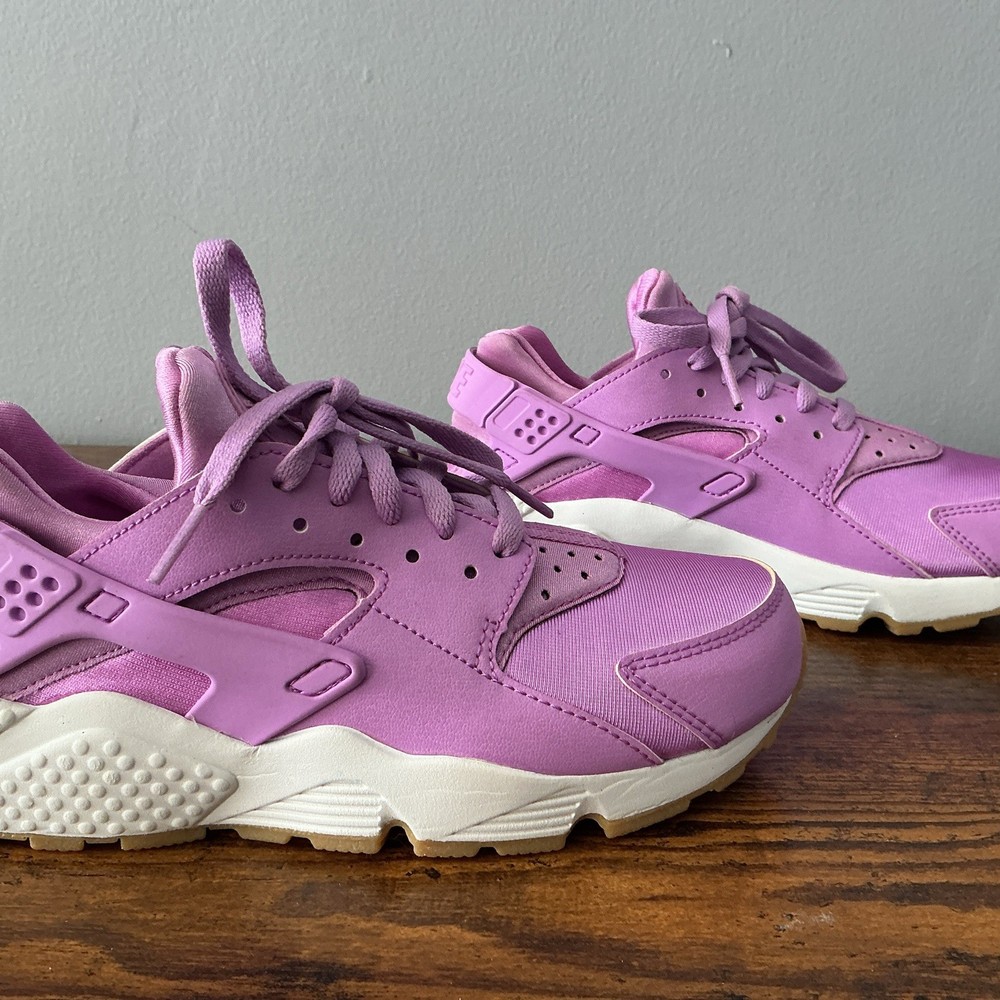 Nike Air Huarache Run FG ‚Fuchsia Glow‘ (Pink) Size 7 Woman’s BV1164-500