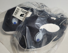Fish Flops kid’s Orca shaped slippers: size Youth L 4-5: (new in bag)