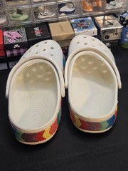 Crocs Kids Classic White Rainbow Chevron Clogs J6. Pre-owned With Marks