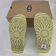 UGG GoldenGlow Slide Sandals Lime Green Platform Big Kids Size 2 NWT 1166513K
