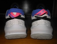 Nike Team Hustle D10 X Space Jam basketball shoes Kid’s 3.5 Y EU 35.5 VG cond