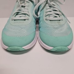 Nike Air Max Invigor Igloo Emerald Rise-White AH5263-300 2Y Youth New W/Defects