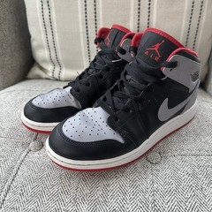Nike Air Jordan 1 Mid Bred Shadow DQ8423-006 Black Gray Red Size 6y