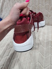 NIKE Running Shoe Maroon Huarache Size 6Y 654275-802