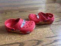 CARS Lightning McQueen Light Up Crocs Kids SZ J1 Rouge Red + Bonus Tshirt