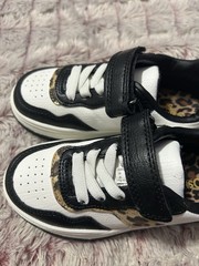 OshKosh B’gosh Black, White & Leopard Accent Kids Sneakers Size 9