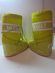 Moon Boot Green Unisex Snow Boot Water Resistant Mid-Calf Nylon (sz 7-8.5)