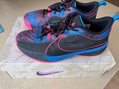 nike zoom freak 5 SE GS love size 6.5Y