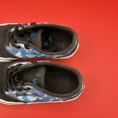 VANS Child’s Blue Camouflage Canvas / Black Suede Lo Skateboard Shoes Size 1