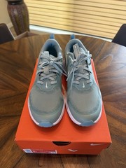Nike Cosmic Runner (GS) – Size 5Y – HM4402-008