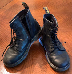 DR MARTENS LACE-UP & ZIPPER BLACK LEATHER 1460 BOOTS US SIZE 3 YOUTH NICE SHAPE