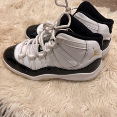 Nike Air Jordan Retro 11 Gratitude Defining Moments Sneakers Size 2Y