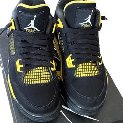 Nike Air Jordan 4 Retro GS Thunder Black/Yellow US size 5.5Y clean boys sneakers
