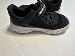Under Armour Assert 9 AC Youth Running Shoes Sz 8K Black Hook & Loop Sports