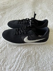 Nike SB Team Classic Black/Light Bone-White U.S. Youth Size 4 AH3360-003 UNWORN