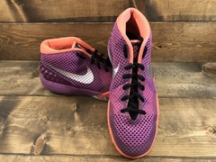 Nike Kyrie 1 Easter Size 5.5Y