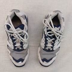 Brooks Ariel GTS24 Running Shoes Size 9.5 Kids White/Blue/Gray Hydroflow Forefon