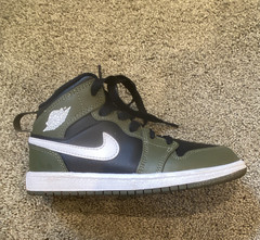 Jordan Men’s Mid Top Lace-Up Colorblock Athletic Sneakers Green/Black/White