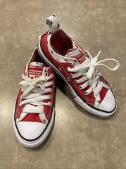 Converse All Star~Classic Low Top Red With Stars Youth Sz 12, EUC!