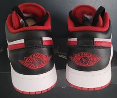 NEW AUTHENTIC AIR JORDAN 1 RETRO LOW (GS) „BULLS“ US 7 Y