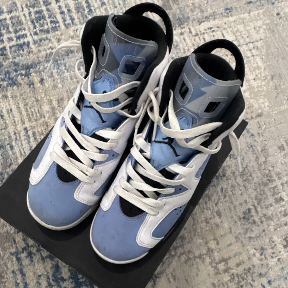 Jordan Air Jordan 6 Retro GS Blue/White/Black Leather Sneaker Kids US 7