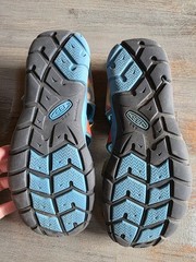 Keen Footwear Big Kids Seacamp II CNX Sandals Size 6 Camping Hiking