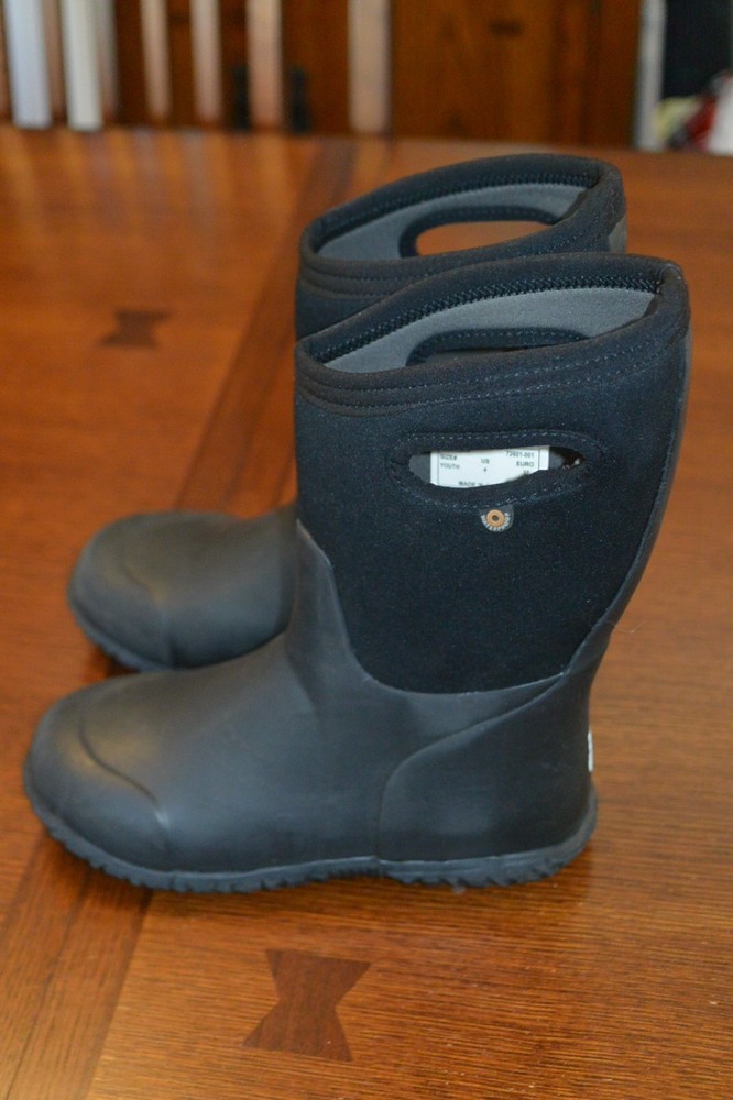 BOGS K York Boots Rain/Snow Winter Solid Black Youth/Big Kid Size 4 EUC