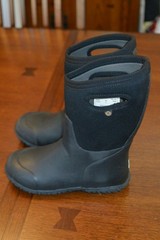 BOGS K York Boots Rain/Snow Winter Solid Black Youth/Big Kid Size 4 EUC