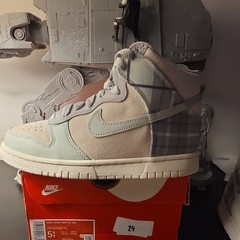 Nike Dunk High SE (GS) Gray/White Plaid High Top Sneaker 5.5Y DV1724-100