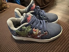 HEELYS Marvel Avengers Wheeled Skate Shoes Youth Sz 1 Blue + Multicolor Graphics
