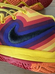 Nike Kyrie 4’70s DecadesPack Amarillo Irving943806-700 Youth 7/Women’s 8.5