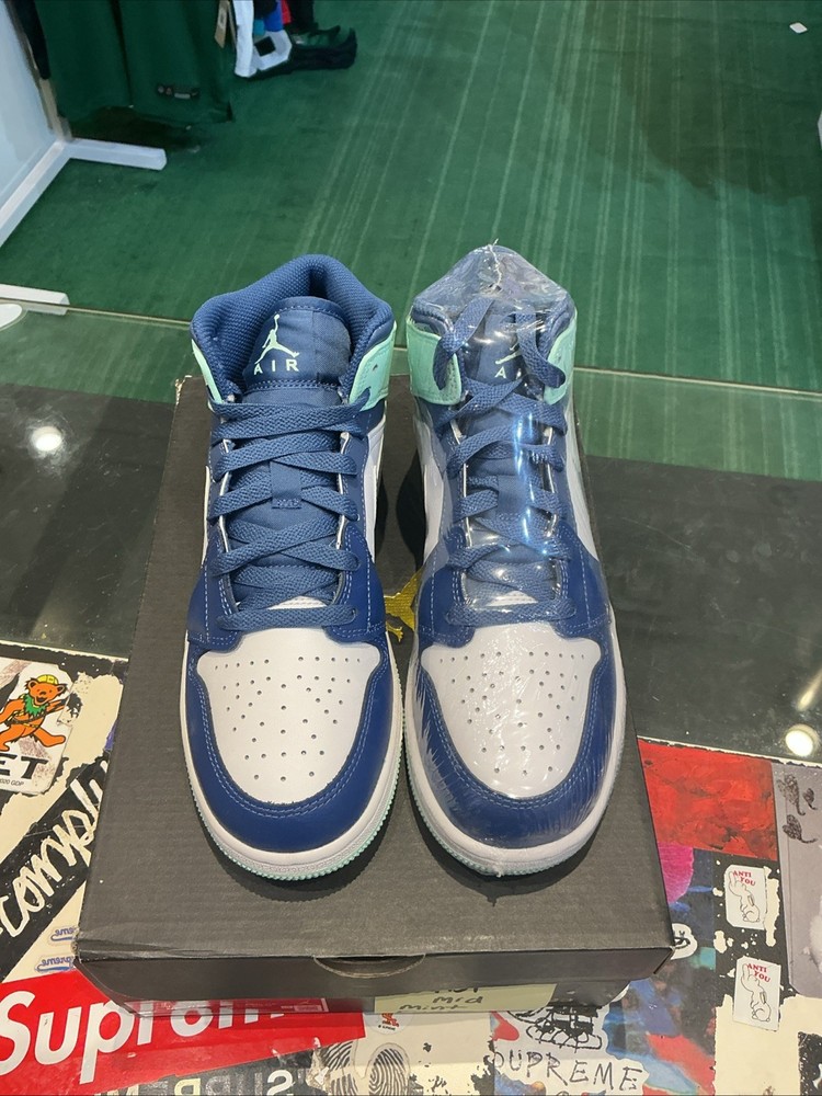 Size 6.5 (GS) – Jordan 1 Mid Blue Mint