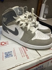 Nice Air Jordan 1 Mid SE (GS) Size 5.5Y White/Cool Grey-Medium Grey HF3193 100