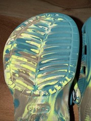 Crocs Kids Classic Marbled Clogs Marbled Teal Green Beige Shoes Size 7 Toddler