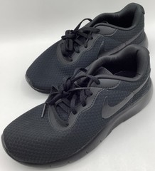 Nike Tanjun Sneaker, Triple Black Size 4.5 Unisex Big Kid, DX9041-002
