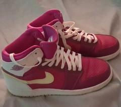 Nike Air Jordan 1 Retro Fuchsia Flash Size 6.5 Y Pink White Yellow High Top Shoe
