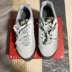 Nike Air Max Invigor (GS) 749572-016 Kids US 5.5Y Gray/Volt/Black Sneaker