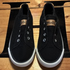 Mudd Unisex Kids Black Canvas Low Top Sneaker, US Size 10, Round Toe