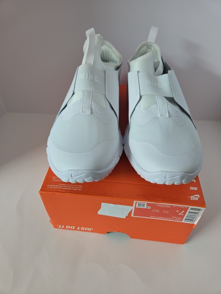 Nike Flex Runner 2 (GS) Size 7Y