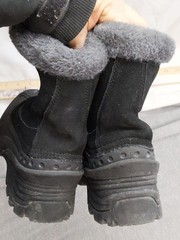 Laska Boots Womens Size 6 Black Leather Zip Ankle Snow Fur Lined Winter Warm