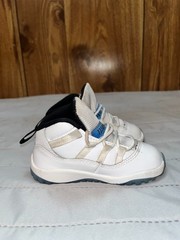 Nike Air Jordan Retro 11 Legend Blue 2024 Size 7c (378040-104)