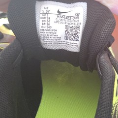 Nike Cosmic Runner GS Black Volt Running Shoes 5.5Y HM4402-005 New Box