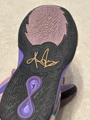 Size 4Y – Nike Kyrie 8 Infinity Mid Amethyst Wave EUC