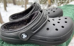 Crocs Classic Unisex Slip-On Clog Black Junior J1 Water Shoes Slip On