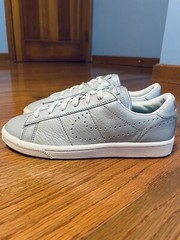 Nike Tennis Classic PRM QS Silver Size 5Y- UK4.5 EUR37.5 CM 23.5 872818 001