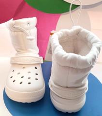 Crocs Kid’s clasic lined neo puff Boot color White Size 4M